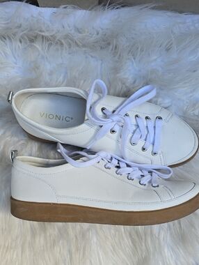 Vionic Sneakers 9w womens